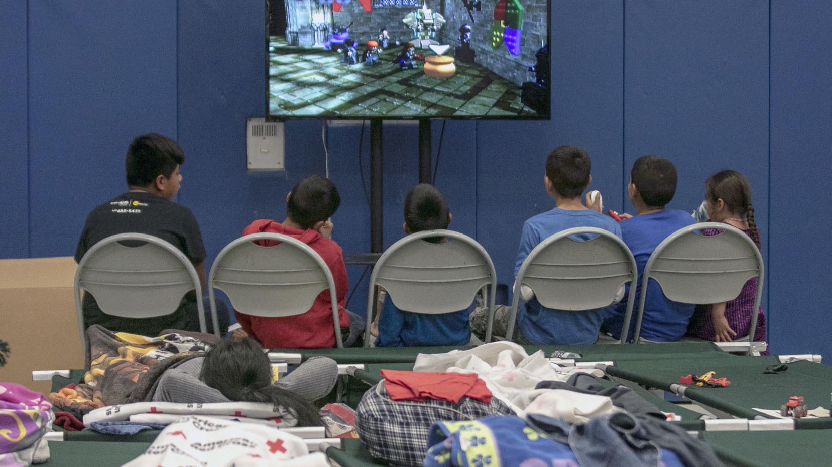 City of Tucson, Pima County sign off on expanded efforts to house migrant families